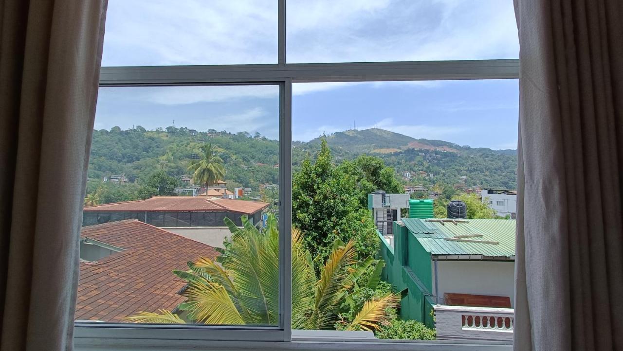 Smile Hub Kandy -Youth Hostel- Bagian luar foto