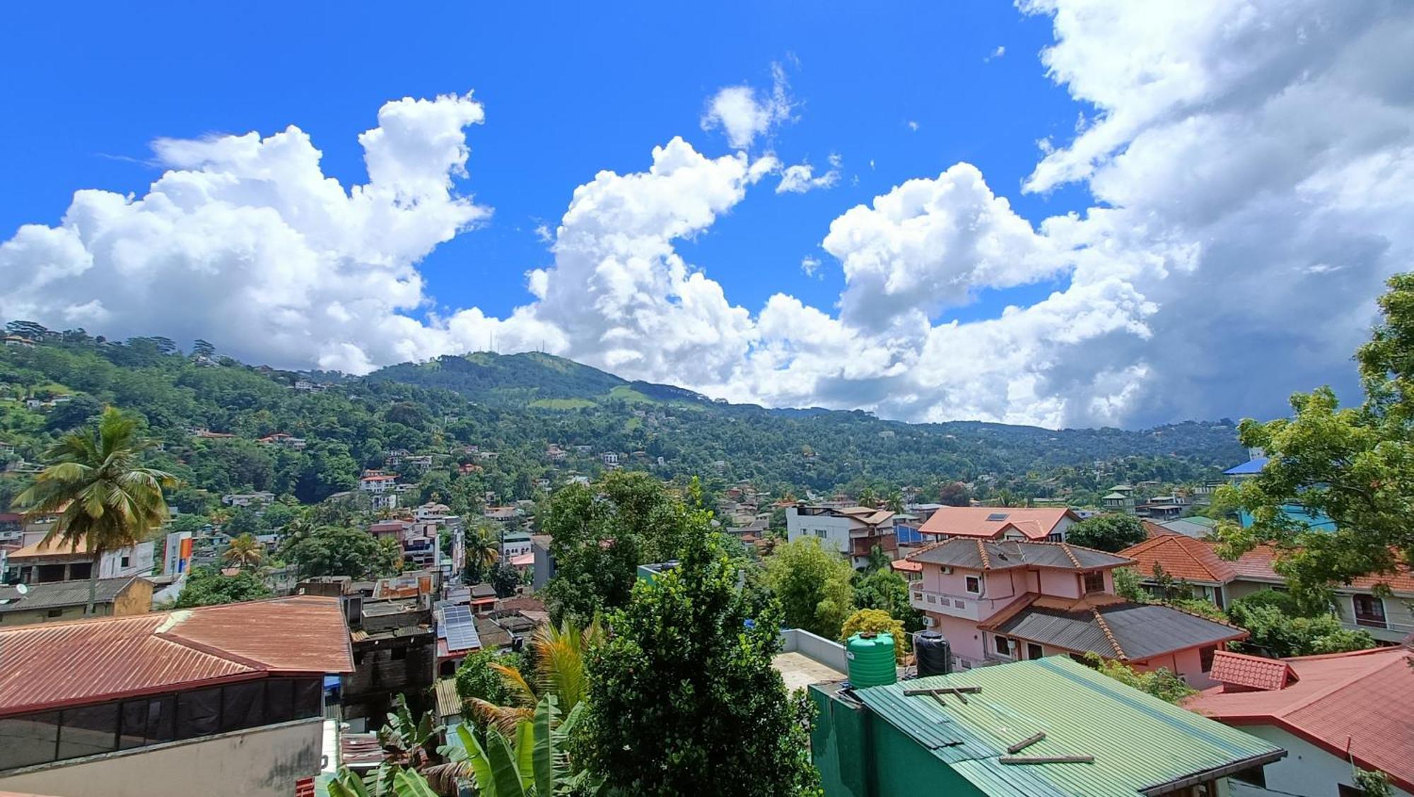 Smile Hub Kandy -Youth Hostel- Bagian luar foto